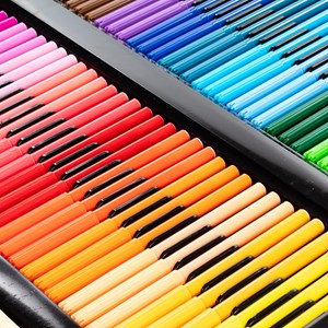 Malette en bois beaux-arts complète de peinture et dessin 180 pièces huile.