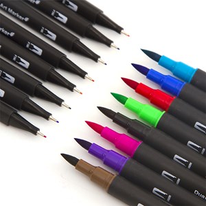 Set 60 marqueurs couleur dual art black line double pointe, pointe fine 0,4 mm.