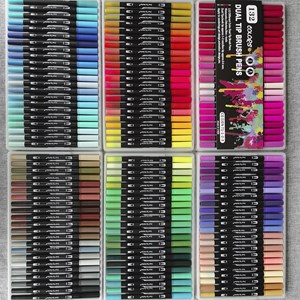 Set 132 marqueurs black line couleur double pointe, pointe fine 0,4 mm.