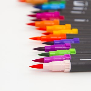 Set 100 marqueurs black line couleur double pointe, pointe fine 0,4 mm.