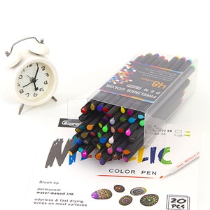 Set de 48 marqueurs color fineliner professionnel pointe fine 0,4 mms.