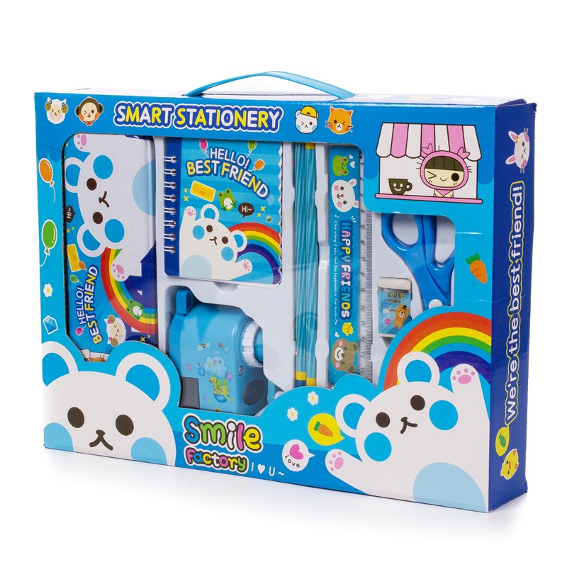 Ensemble de papeterie avec étui métallique et accessoires d'écriture.