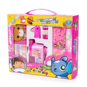 Ensemble de papeterie avec étui métallique et accessoires d'écriture.