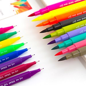 Set de 48 marqueurs de couleur double pointe, pointe fine 0,4 mm.