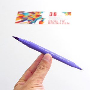 Set de 36 marqueurs doubles pointes, pointe fine de 0,4 mm.