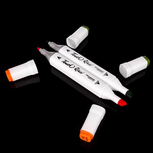 Set de 48 marqueurs de couleurs variées. Double pointe.