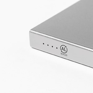 Power bank aluminium 4000 mah. 2 sorties usb et 1 type c. Entrée type c