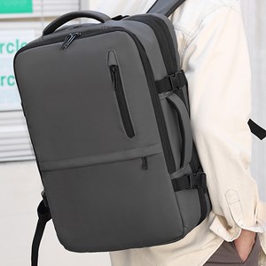 Sac à dos de voyage extensible de grande résistance avec multi-compartiments.