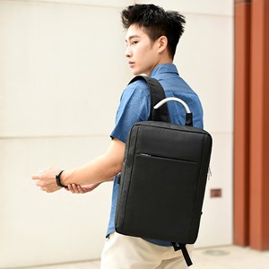 Sac à dos pour ordinateur portable avec interface de charge usb.