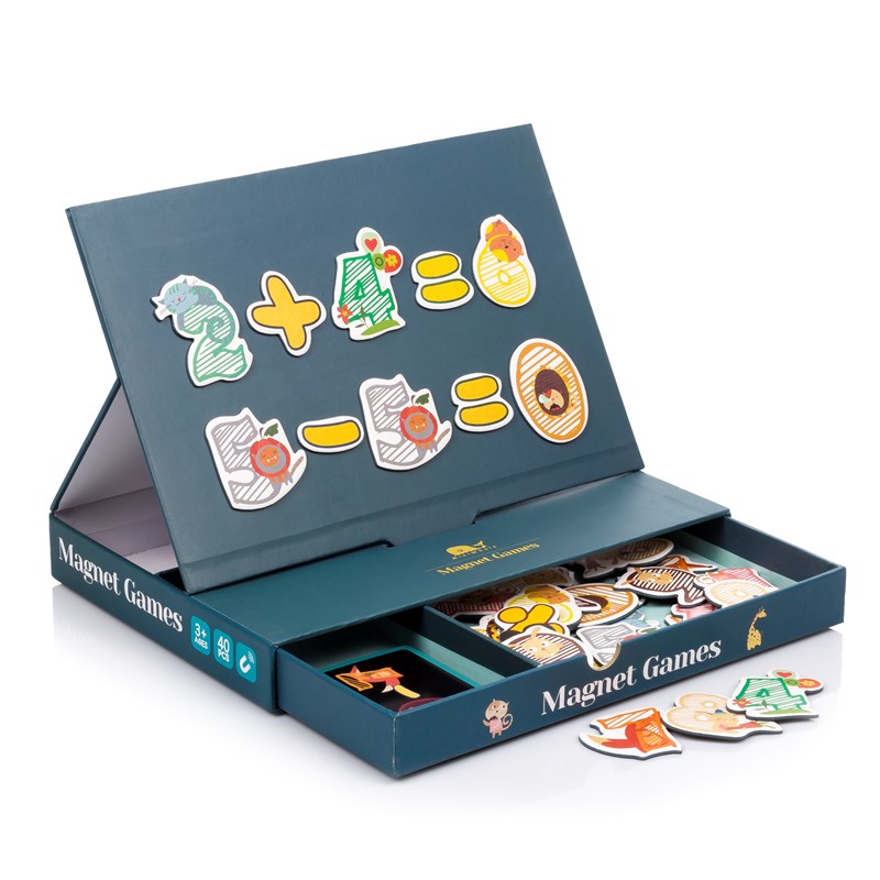 Jeu magnétique mathématique. 40 pièces en carton magnétiques avec des chiffres.