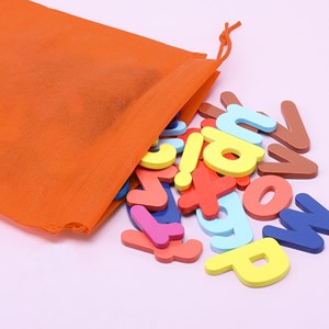 Jeu d'orthographe avancé en anglais avec des jetons d'animaux.