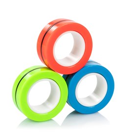 Magnetic fidget rings, anneaux magnétiques multicolores.