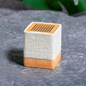 Enceinte nature chanvre et bois bluetooth. Puissance son sonore 3w.