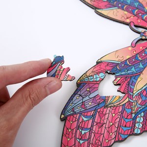 Puzzle en bois diy en forme de silhouette. Avec des pièces individuelles.