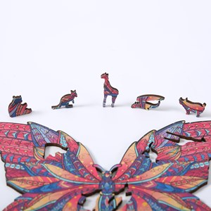 Puzzle en bois diy en forme de silhouette. Avec des pièces individuelles.