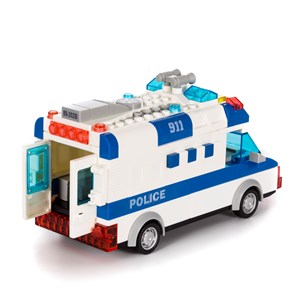 Fourgonnette de police avec lumières et effets sonores. À construire, 68 pièces.