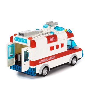 Ambulance avec lumières et effets sonores. À construire, 68 pièces.