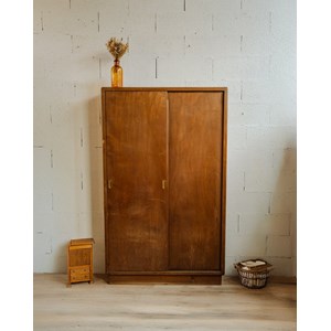 Madeleine, la bibliothèque en bois n°102