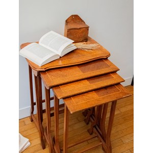 Lot de 4 tables gigognes en bois n°110