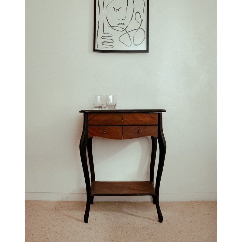 Louise, la coiffeuse en bois n°212