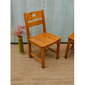 Lot de 2 chaises en bois n°852