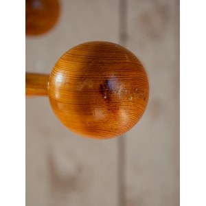 Charlie, le porte-manteau en bois n°168