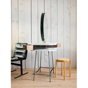 Louise, la coiffeuse en formica n°220