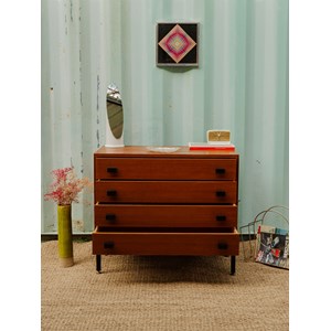 Olga, la commode en bois n°330