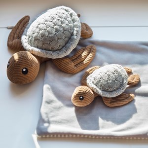 Doudou tortue olivia
