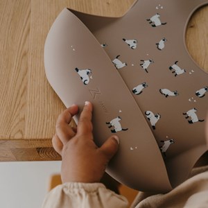 Bavoir en silicone minouche taupe