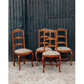 Lot de 4 chaises en bois n°847