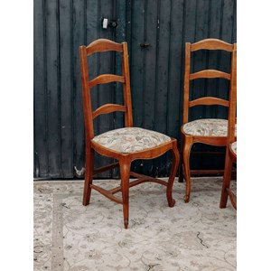 Lot de 4 chaises en bois n°847