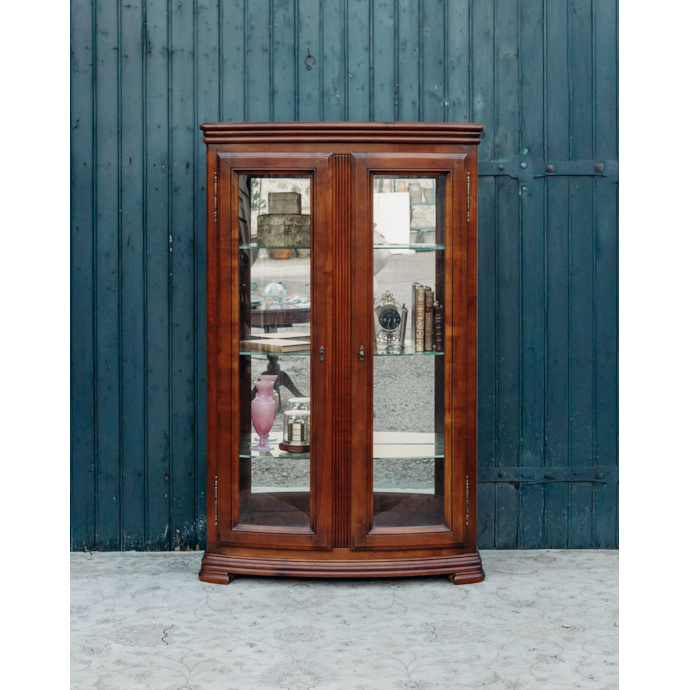 Grande vitrine en bois foncé n°115
