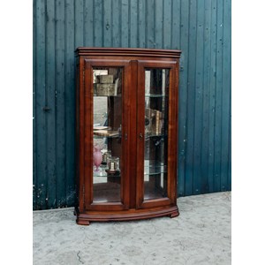 Grande vitrine en bois foncé n°115