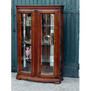 Grande vitrine en bois foncé n°115