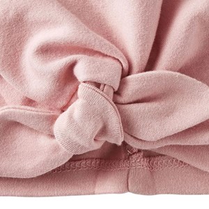 Bonnet de naissance noué rose thé