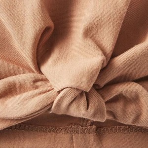Bonnet de naissance noué cassonade