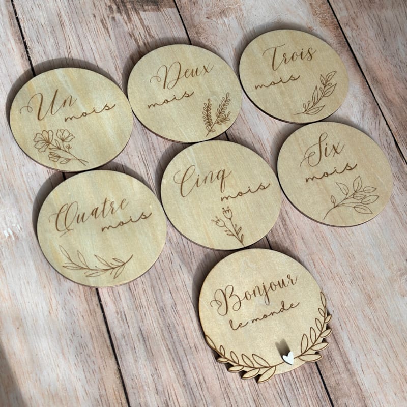 Cartes étapes en bois mois par mois - forme ronde (Mawen Materne) - Image 1
