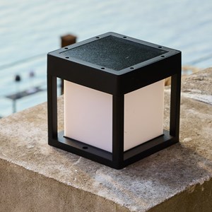 Borne solaire poteau sensor noir pilaro