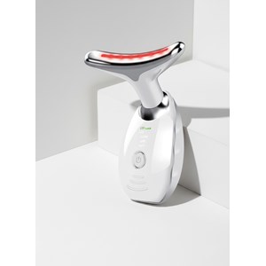 Masseur visage et cou rajeunissant 