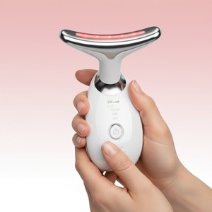 Masseur visage et cou rajeunissant 