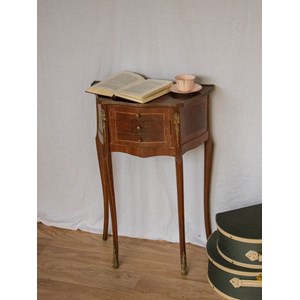 Odile, la table de chevet en bois n°649