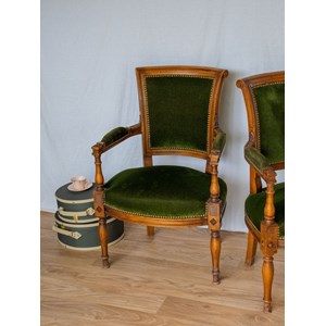 Paire de fauteuils en velours n°649