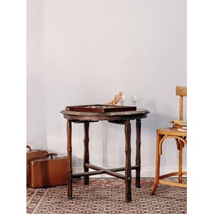 Table à manger en bois foncé n°519