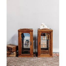 Paire de vitrines en bois n°118