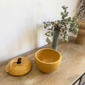Boîte pomme coloris safran pour tout