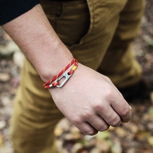 Bracelet mousqueton escalade homme rouge