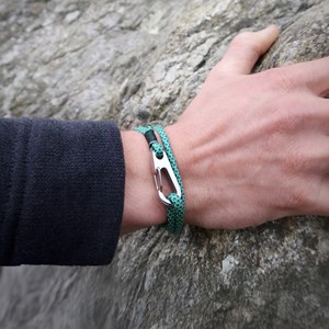 Bracelet homme mousqueton escalade vert