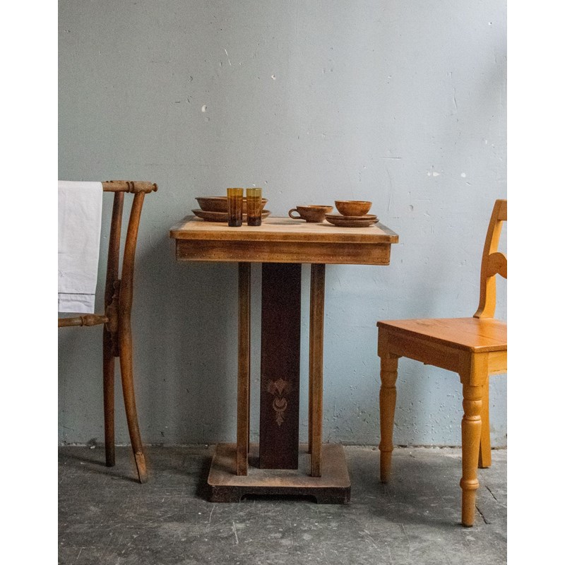 Table à manger carrée en bois n°525