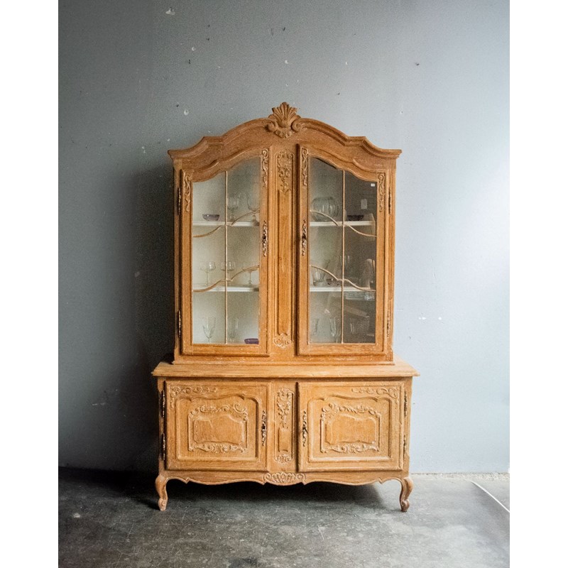 Grande vitrine en bois patiné n°122